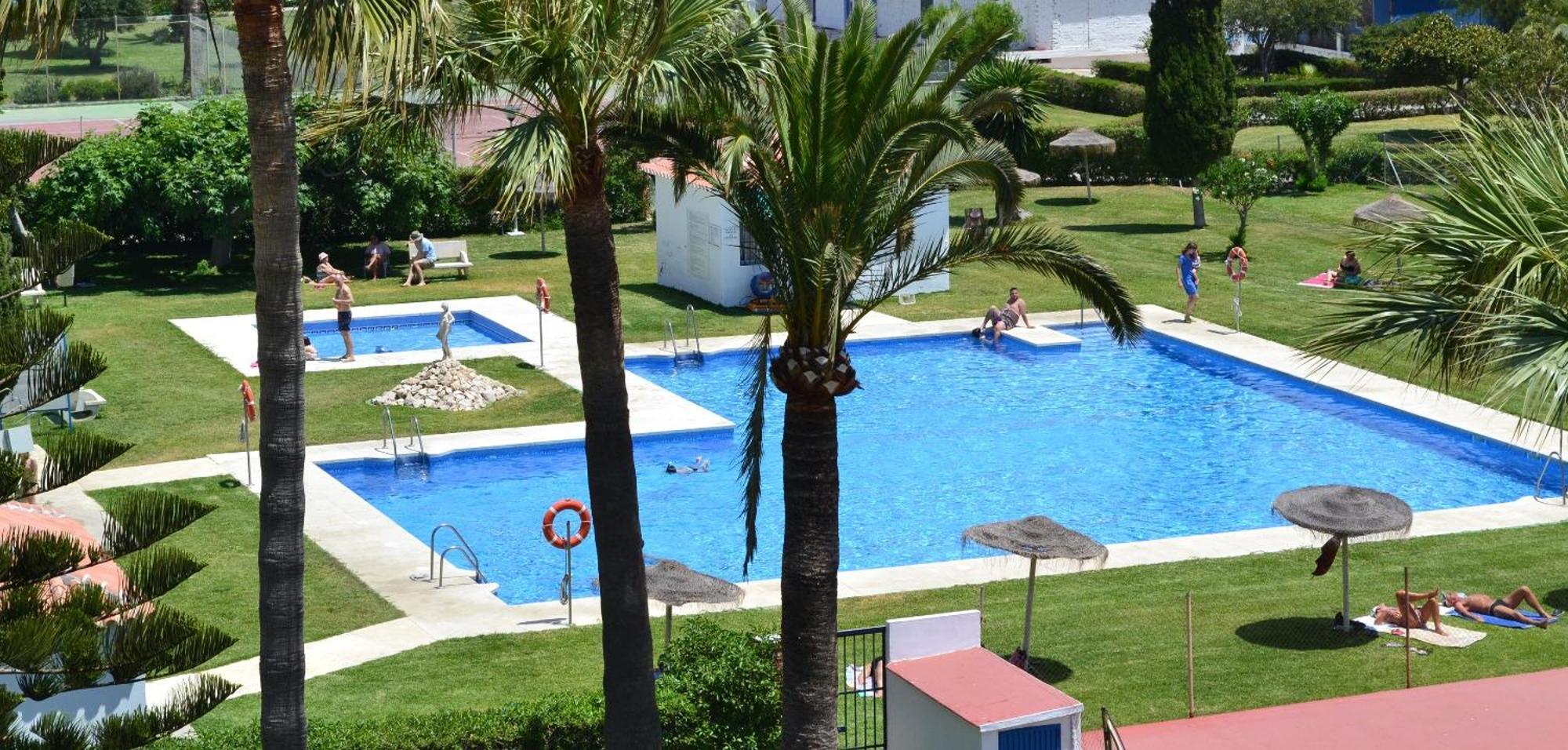 Spacious 1 Bedroom Apartment, Beach Front, Torrox Costa Εξωτερικό φωτογραφία