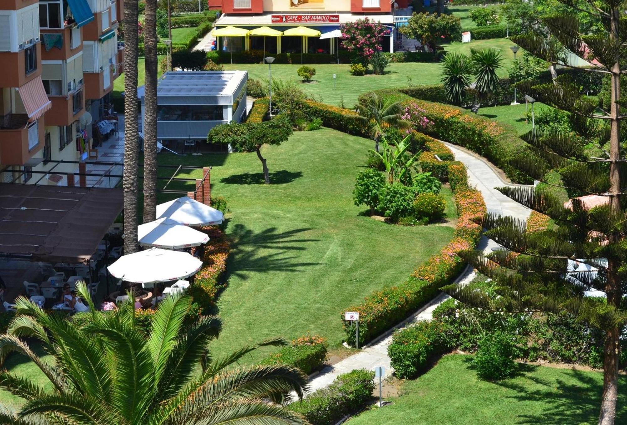 Spacious 1 Bedroom Apartment, Beach Front, Torrox Costa Εξωτερικό φωτογραφία