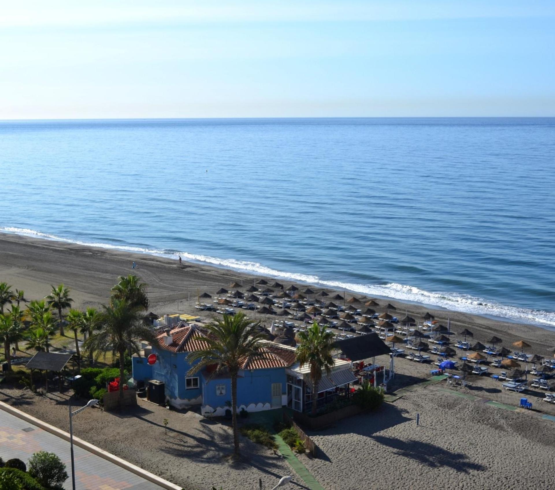Spacious 1 Bedroom Apartment, Beach Front, Torrox Costa Εξωτερικό φωτογραφία
