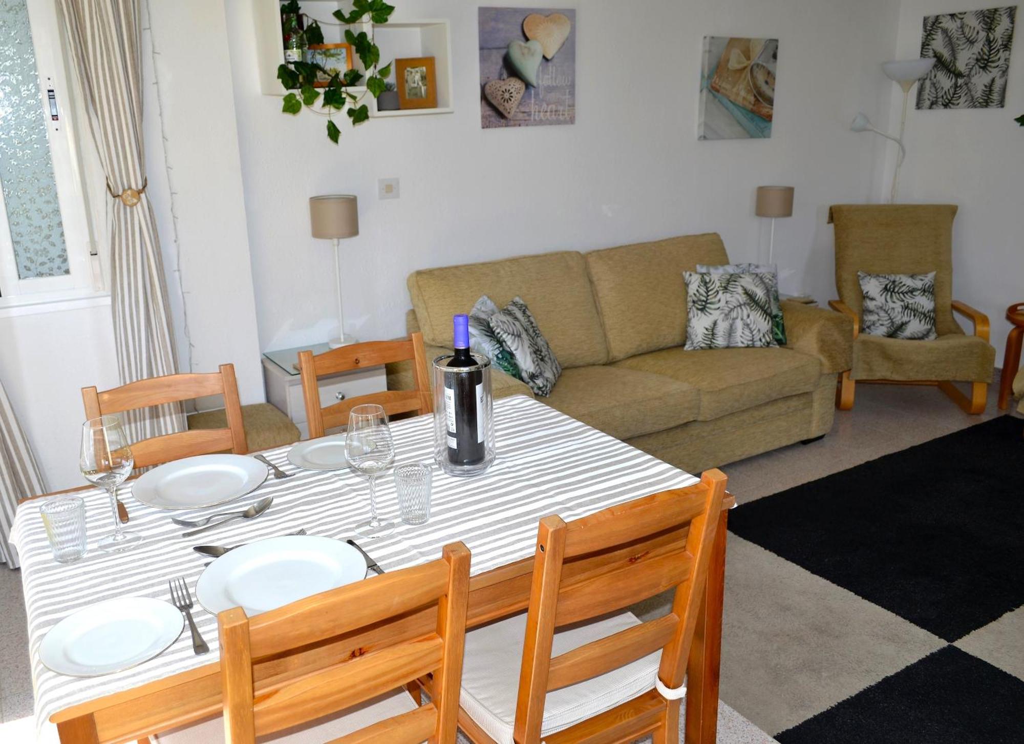 Spacious 1 Bedroom Apartment, Beach Front, Torrox Costa Εξωτερικό φωτογραφία